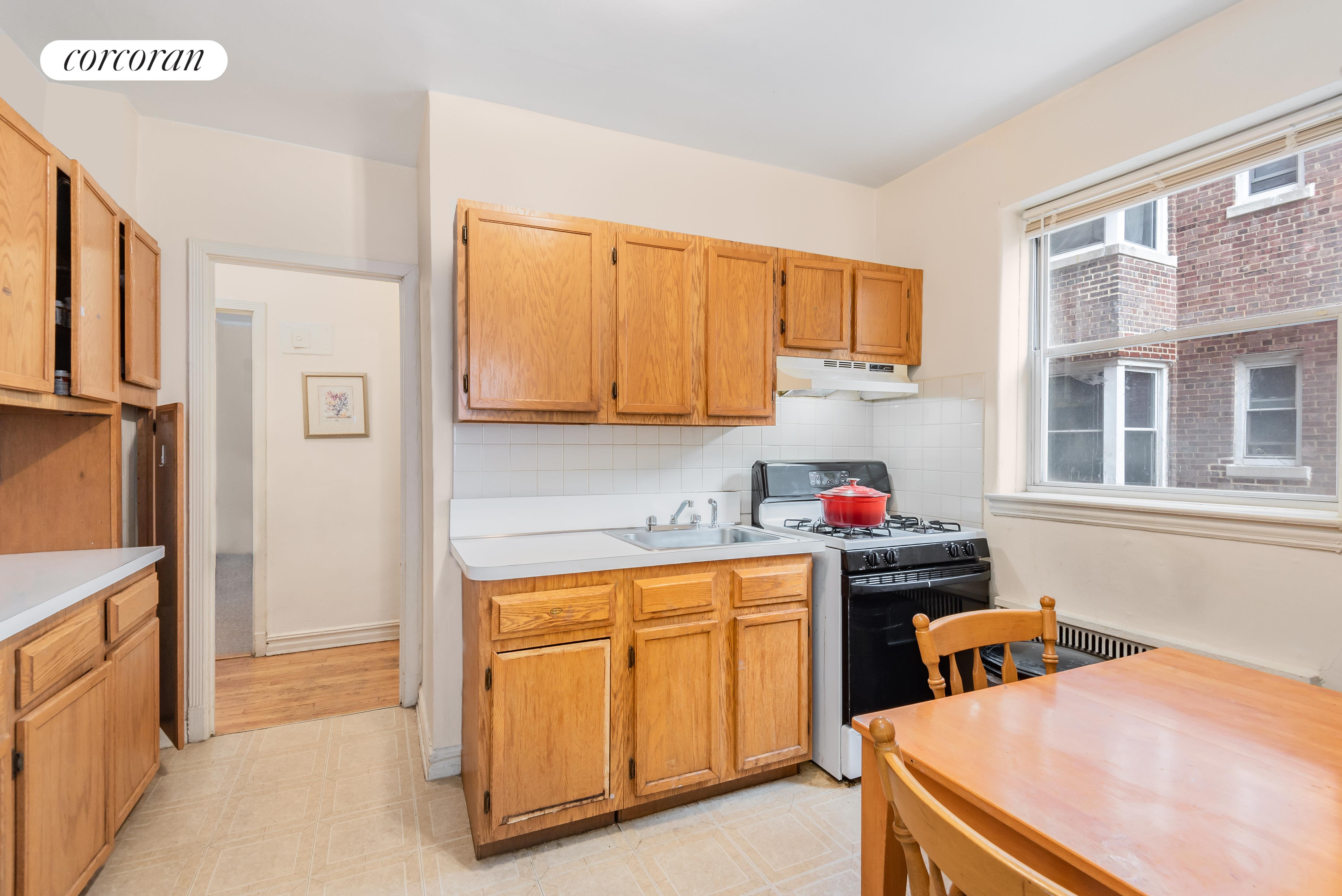 1615 Ave I 206, Midwood, Brooklyn, New York - 2 Bedrooms  
1 Bathrooms  
4 Rooms - 