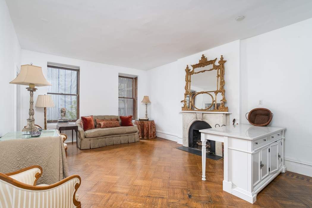 Photo 1 of 12 East 75th Street 4F, Upper East Side, NYC, $849,000, Web #: 1022605905