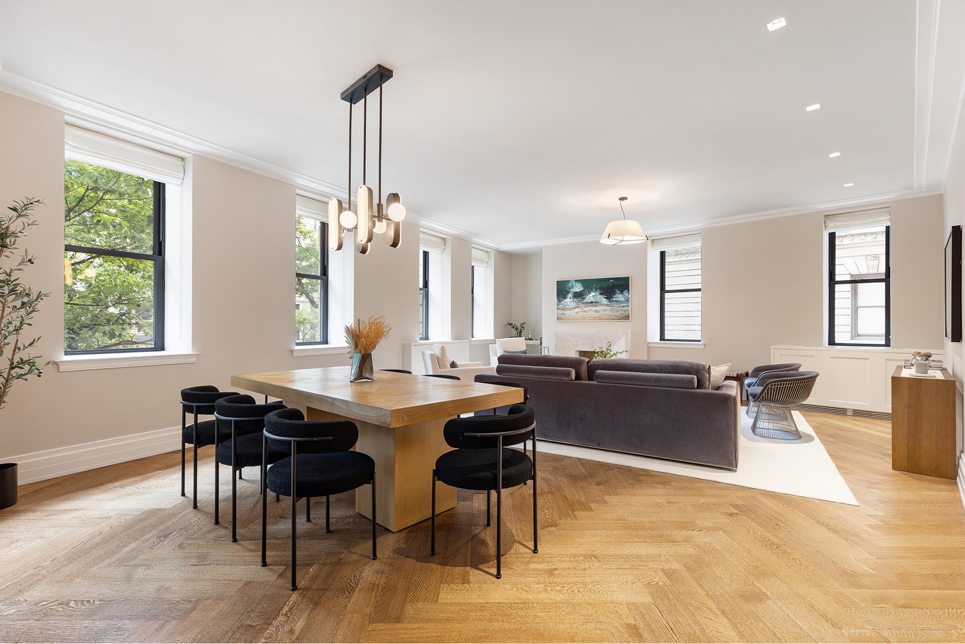 235 West 75th Street 212, Upper West Side, Upper West Side, NYC - 3 Bedrooms  
3 Bathrooms  
5 Rooms - 