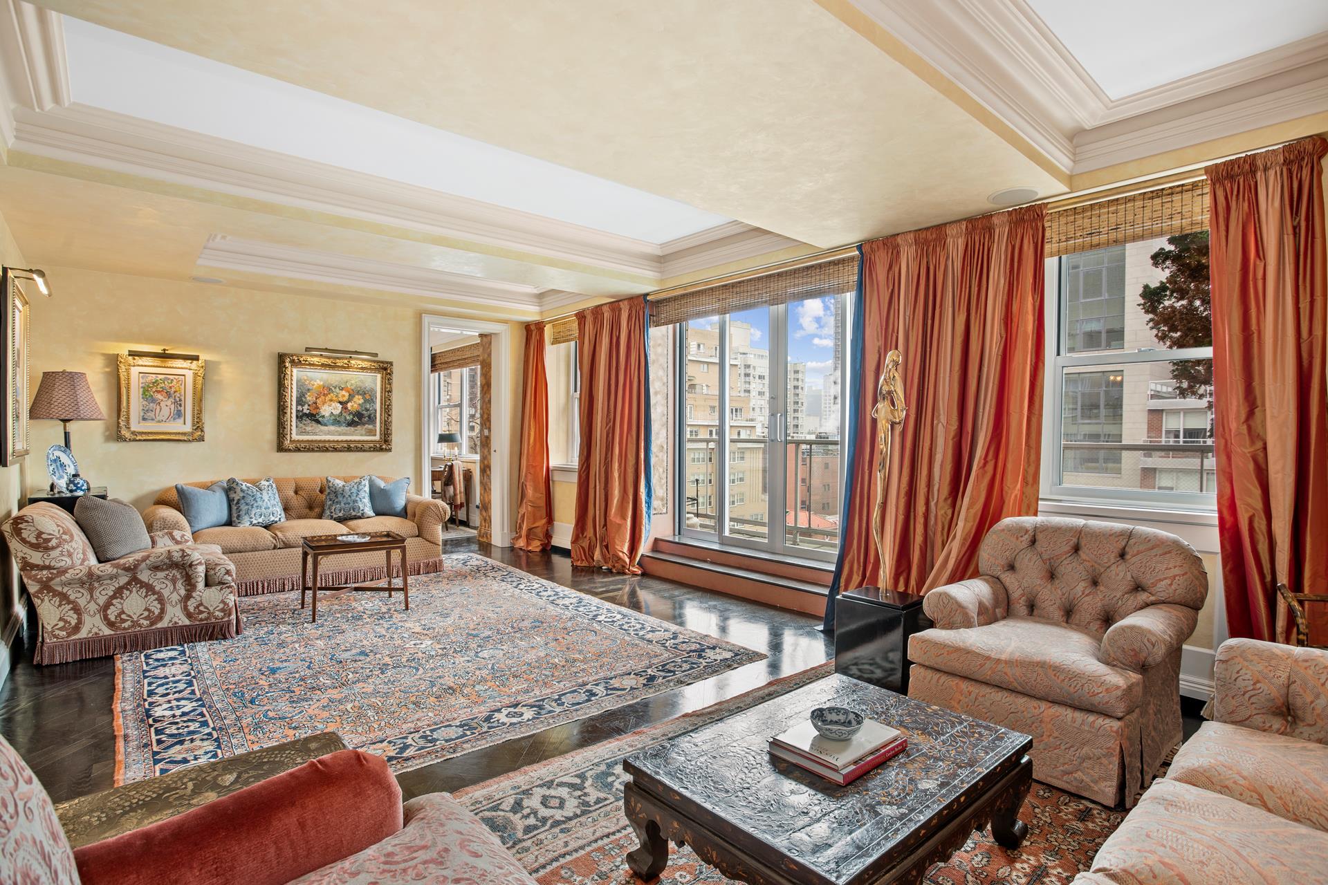 175 East 62nd Street 17A, Lenox Hill, Upper East Side, NYC - 2 Bedrooms  
2.5 Bathrooms  
6 Rooms - 