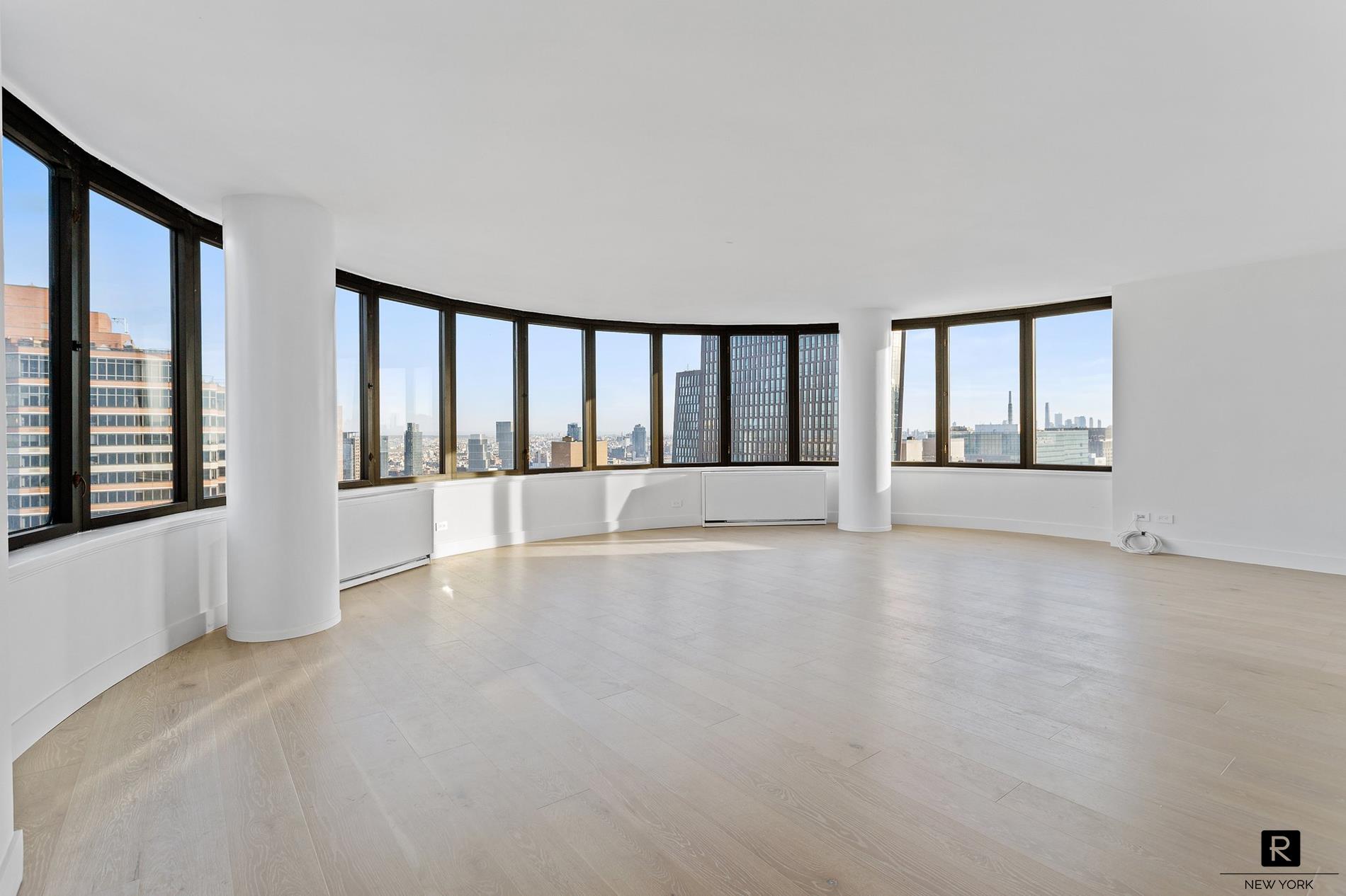 330 East 38th Street 41-N, Murray Hill, Midtown East, NYC - 3 Bedrooms  
3 Bathrooms  
6 Rooms - 