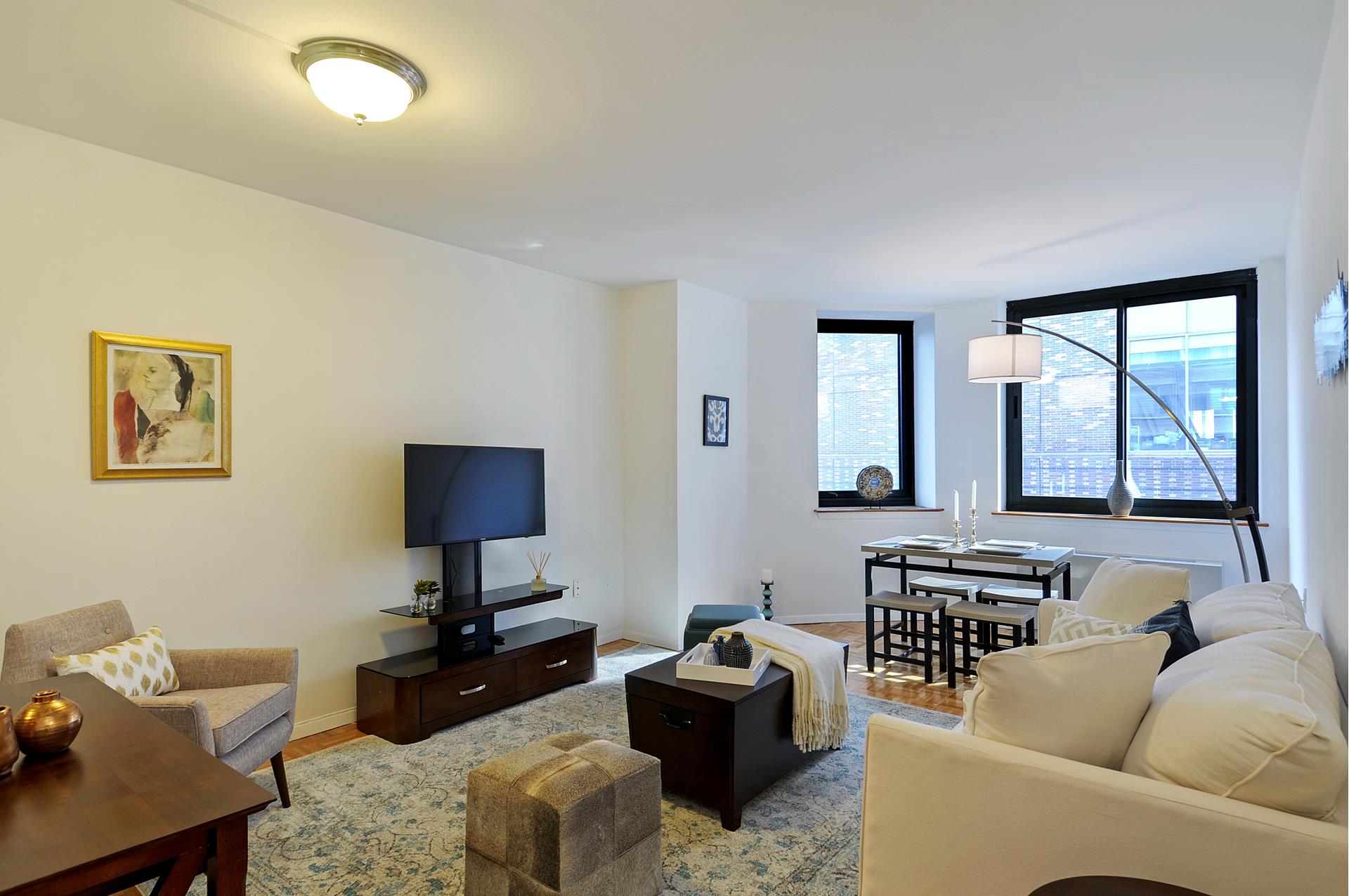 2000 Broadway 6F, Lincoln Sq, Upper West Side, NYC - 1 Bedrooms  
1 Bathrooms  
3 Rooms - 