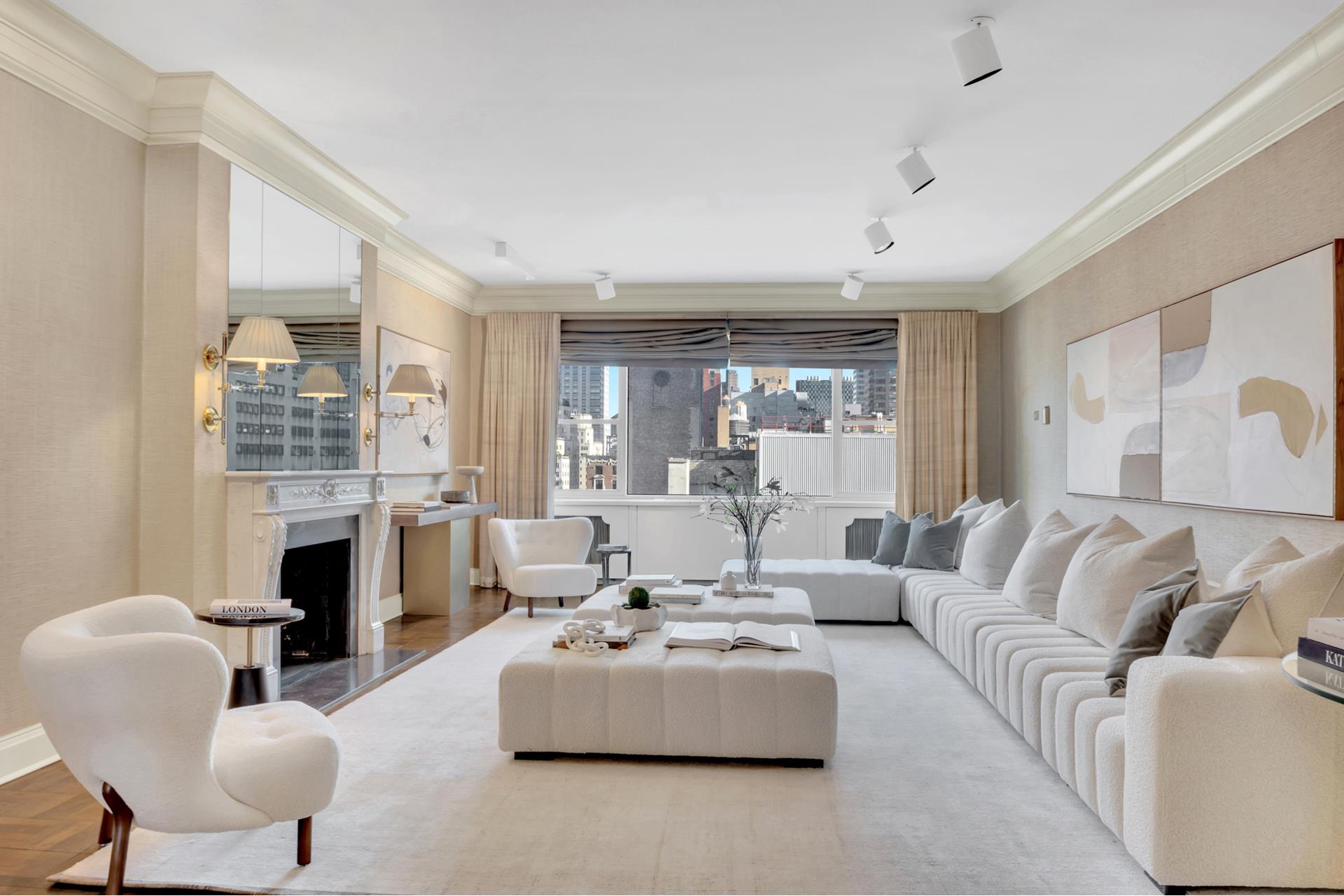 700 Park Avenue 14A, Lenox Hill, Upper East Side, NYC - 4 Bedrooms  
3.5 Bathrooms  
8 Rooms - 