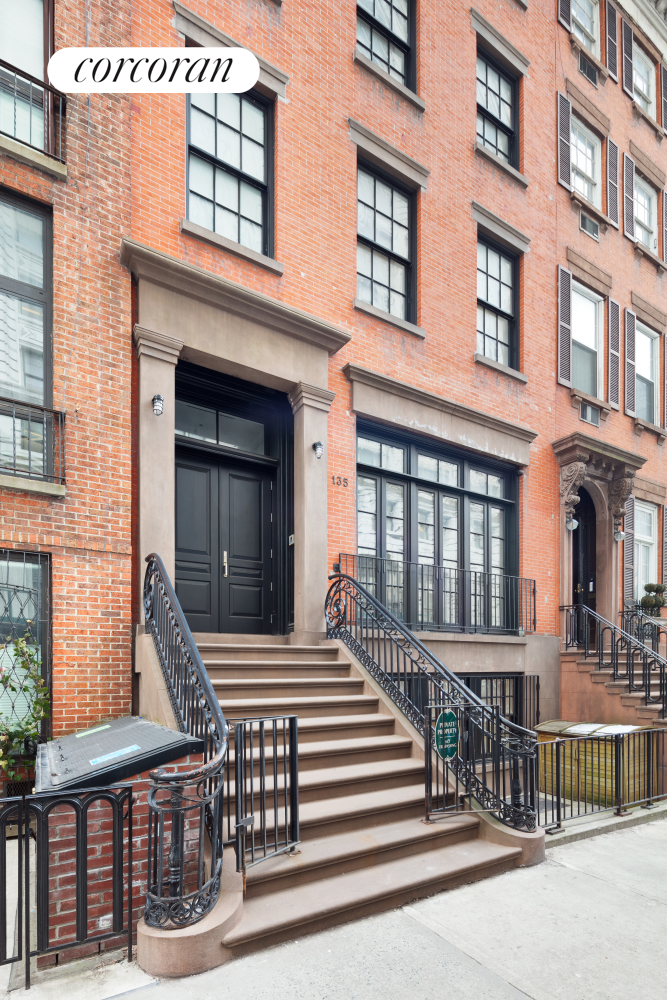 135 East 15th Street, Gramercy Park, Downtown, NYC - 8 Bedrooms  
9.5 Bathrooms  
19 Rooms - 