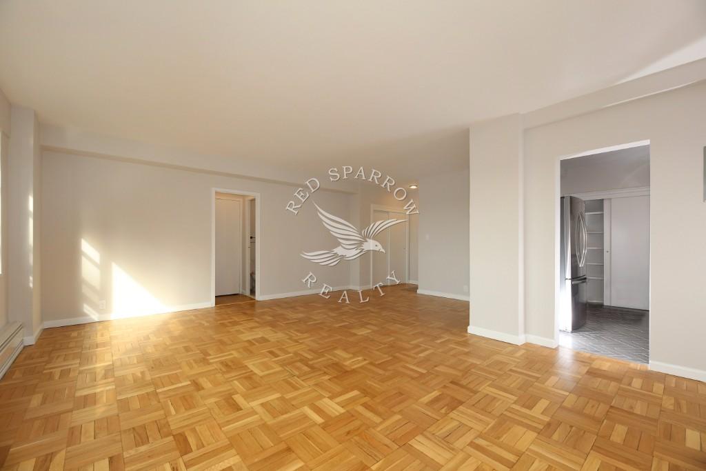 Photo 1 of 5 Fordham Hill Oval 11A, University Heights, New York, $160,000, Web #: 1033910265
