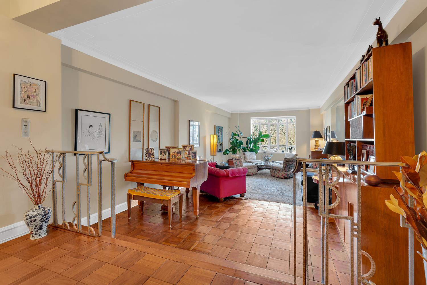 25 Central Park 5N, Lincoln Sq, Upper West Side, NYC - 3 Bedrooms  
2.5 Bathrooms  
6 Rooms - 