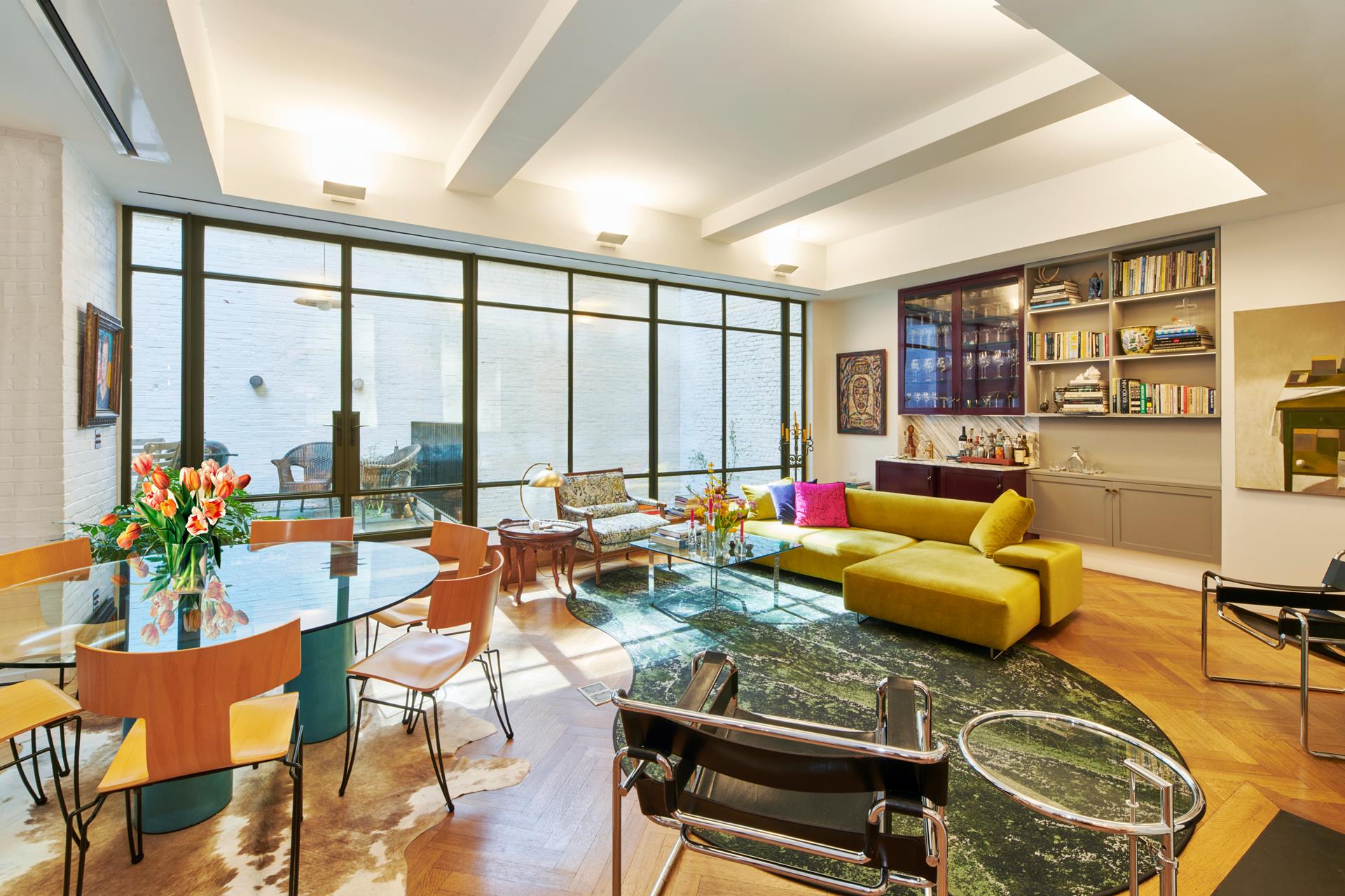 301 East 52nd Street La, Turtle Bay, Midtown East, NYC - 2 Bedrooms  
2.5 Bathrooms  
5 Rooms - 