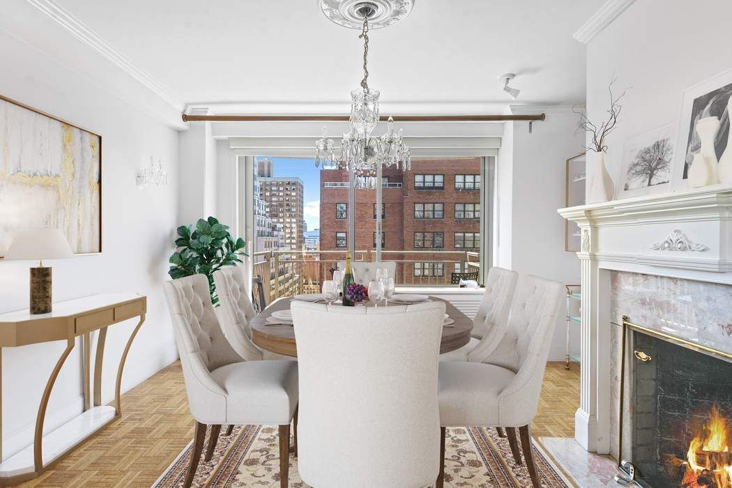 132 East 35th Street 16Gh, Murray Hill, Midtown East, NYC - 4 Bedrooms  
3.5 Bathrooms  
10 Rooms - 