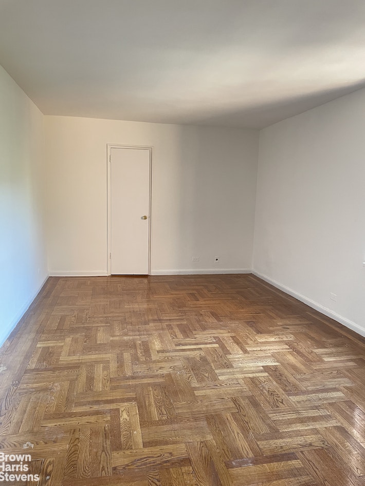 2980 BRIGGS Avenue, New York, NY 10458, 1 Room Rooms,1 BathroomBathrooms,Residential Lease,For Rent,BRIGGS,RPLU-63222435507