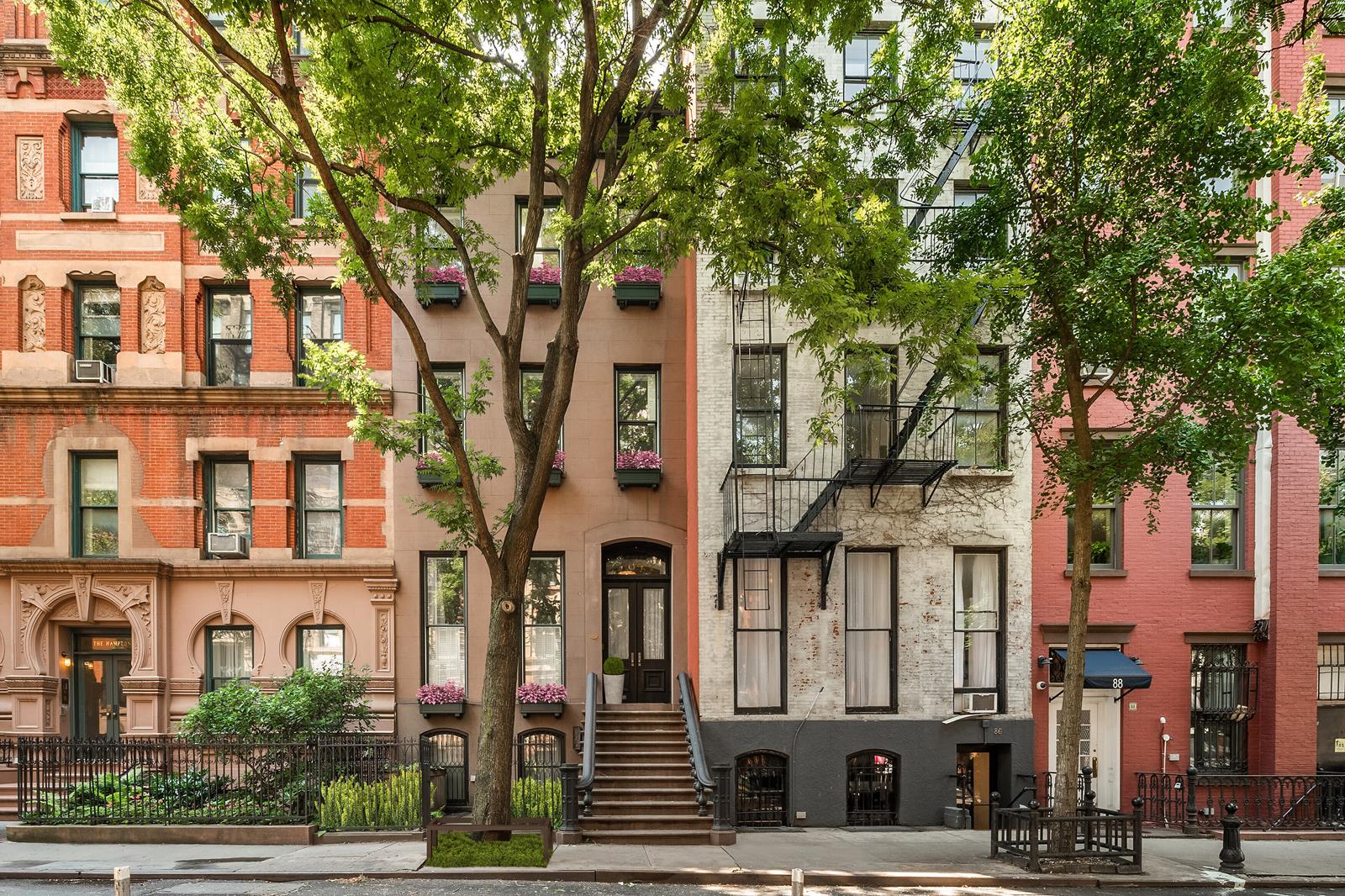 84 Perry Street, New York, NY 10014, 5 Bedrooms Bedrooms, 10 Rooms Rooms,5 BathroomsBathrooms,Residential,For Sale,Perry,OLRS-0045398