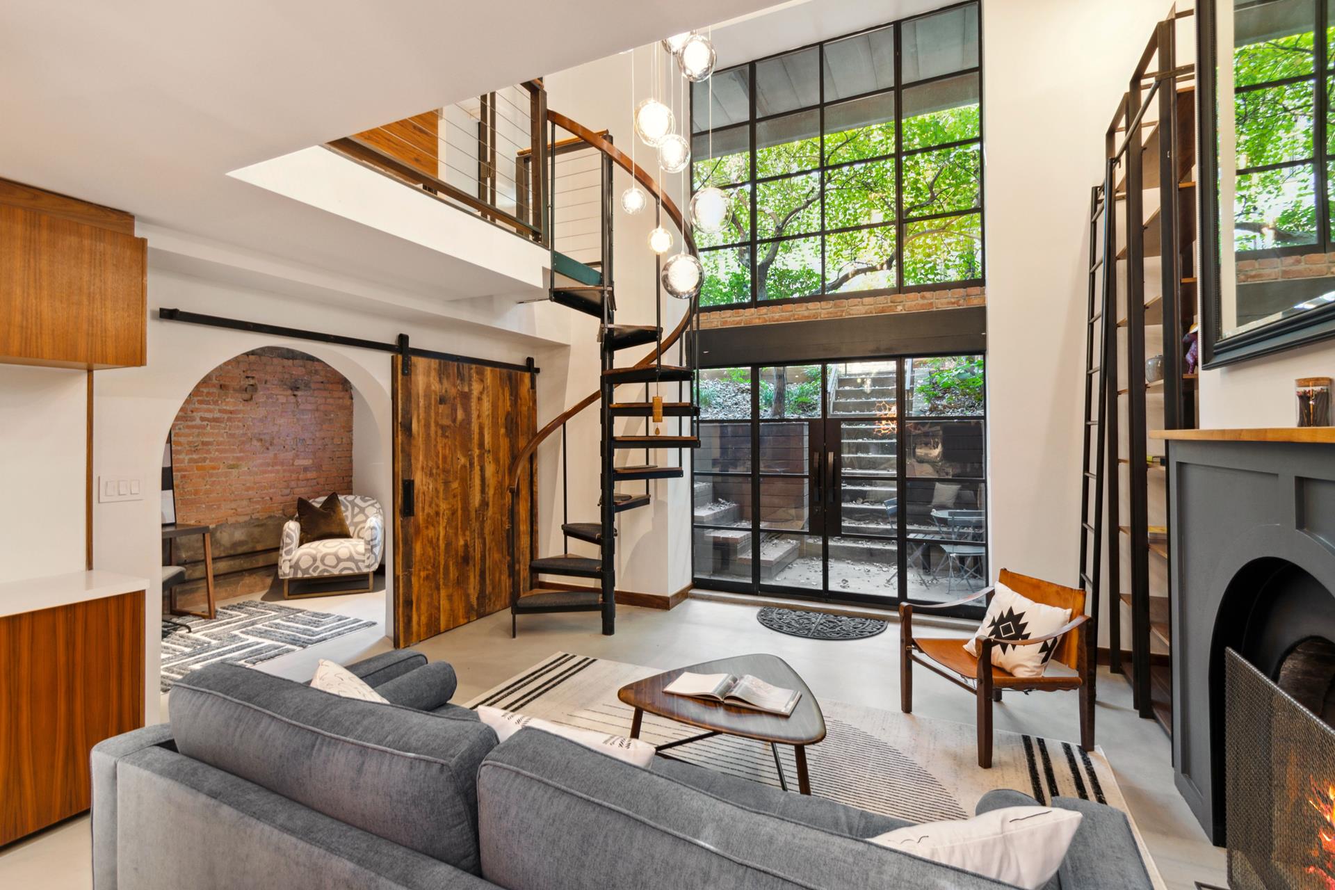 442 West 23rd Street A, Chelsea, Downtown, NYC - 3 Bedrooms  
2.5 Bathrooms  
5 Rooms - 