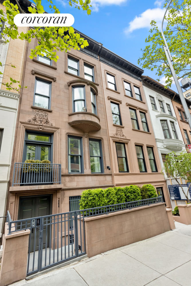 248 West 71st Street, Lincoln Sq, Upper West Side, NYC - 6 Bedrooms  
7.5 Bathrooms  
15 Rooms - 