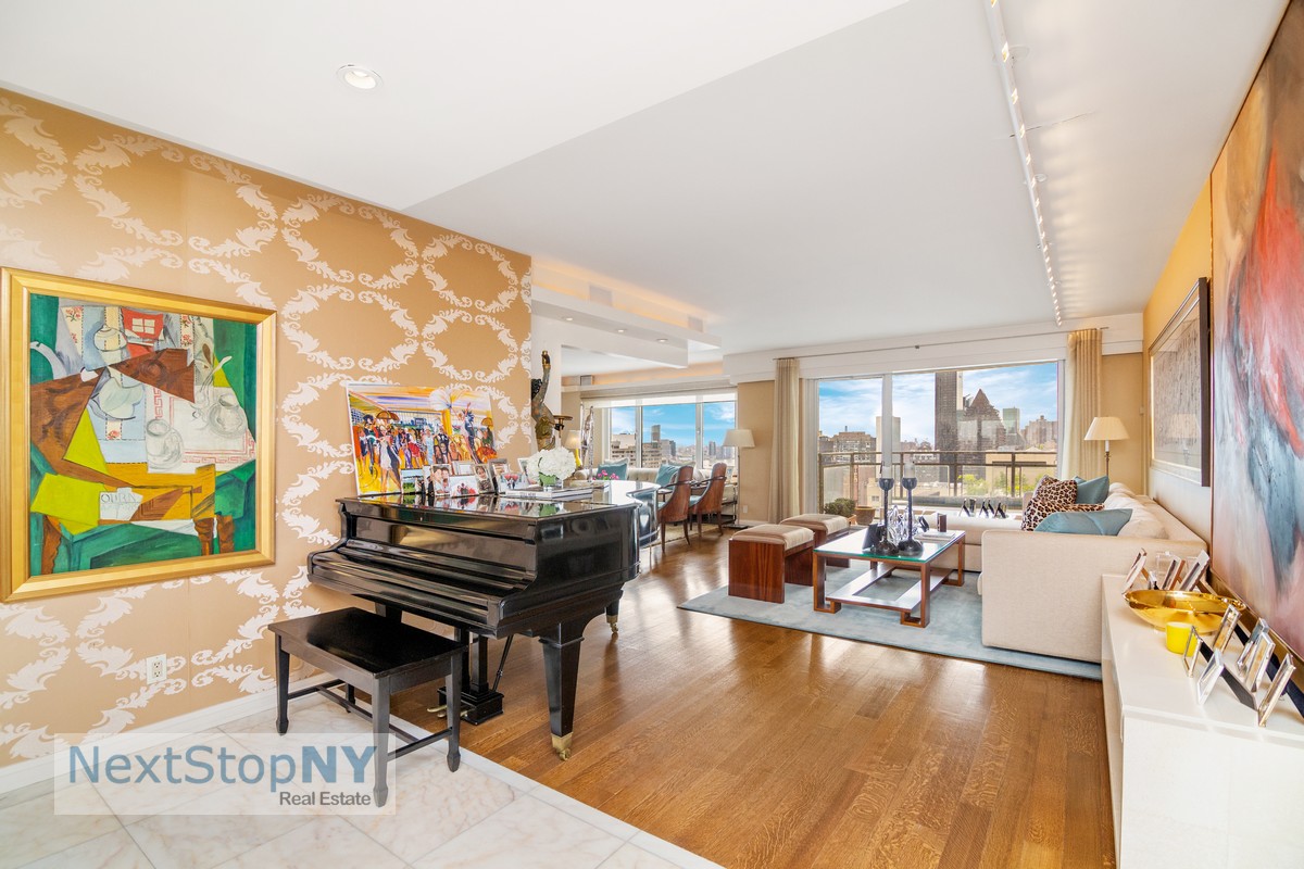 303 East 57th Street 35G, Sutton, Midtown East, NYC - 2 Bedrooms  
3 Bathrooms  
7 Rooms - 