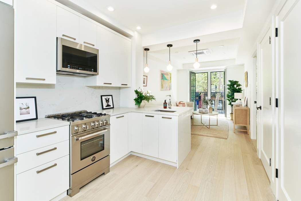 Photo 1 of 323 East 53rd Street 5A, Midtown East, NYC, $875,000, Web #: 1037555510