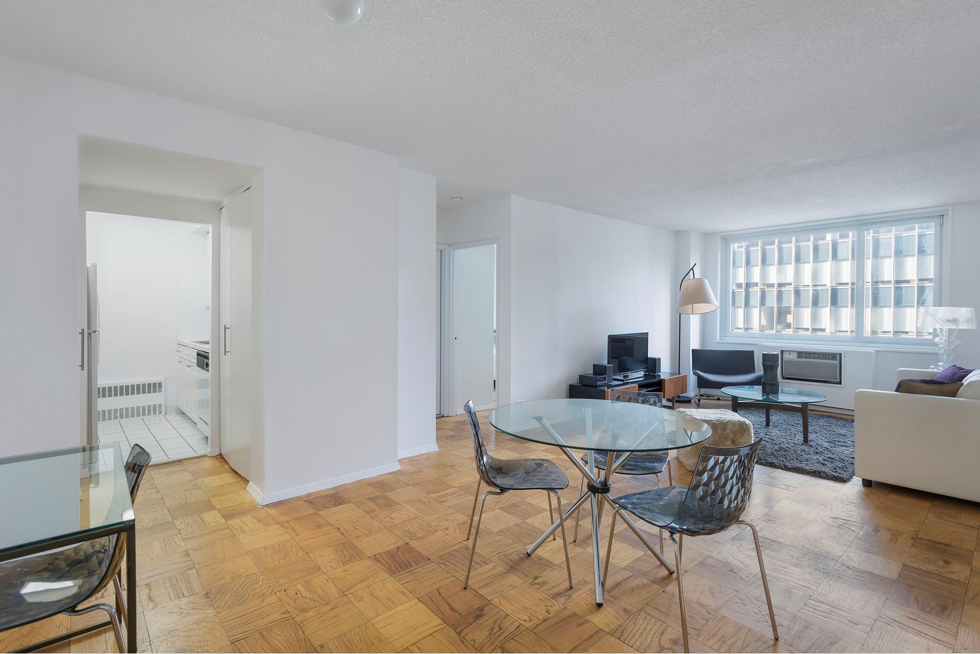 230 West 55th Street 4G, Middle West Side, Midtown West, NYC - 1 Bedrooms  
1 Bathrooms  
3 Rooms - 