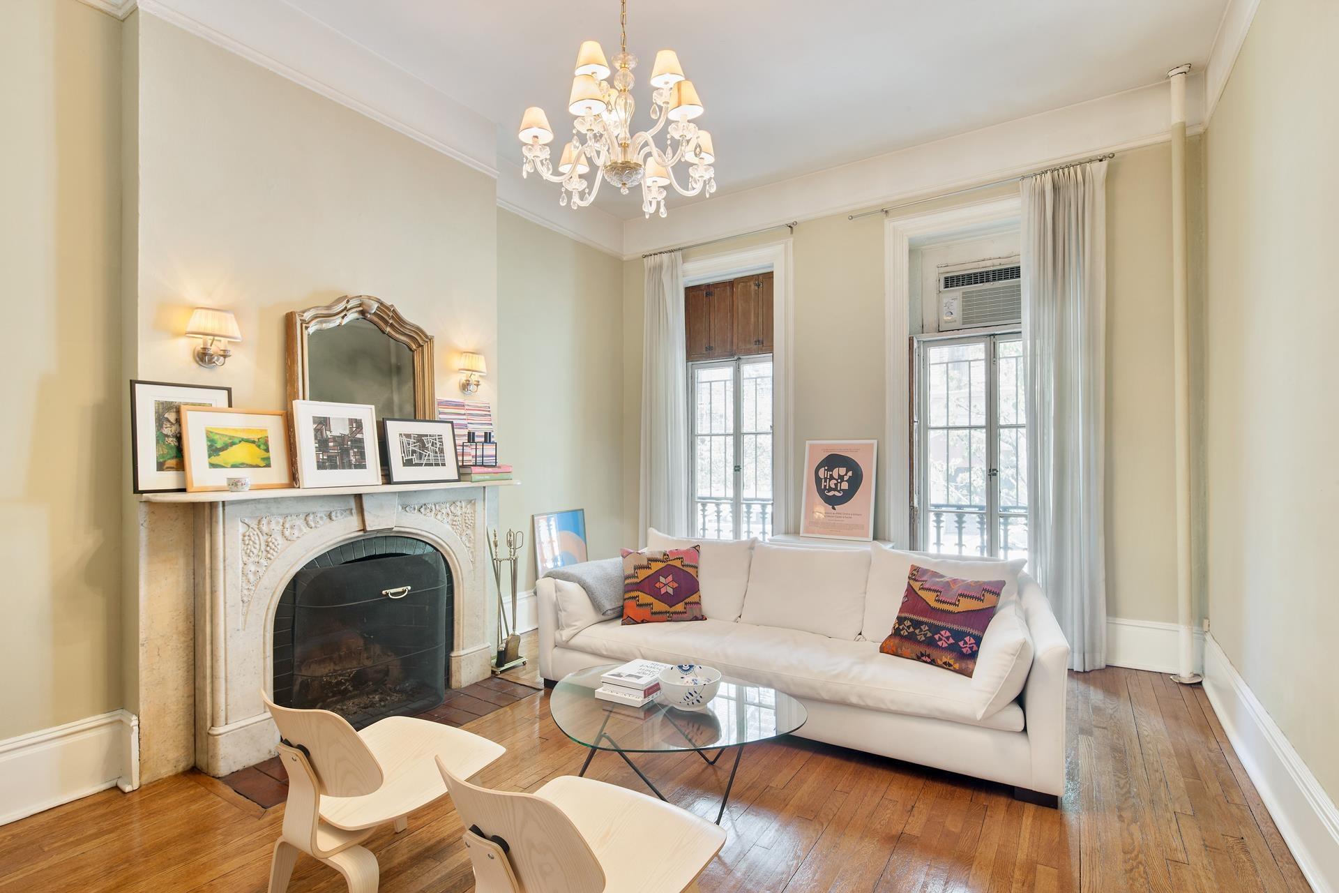 48 Charles Street, West Village, Downtown, NYC - 5 Bedrooms  
5 Bathrooms  
10 Rooms - 