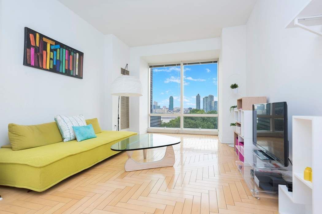 845 United Nations Plaza 10C, Turtle Bay, Midtown East, NYC - 1 Bedrooms  
1.5 Bathrooms  
3 Rooms - 