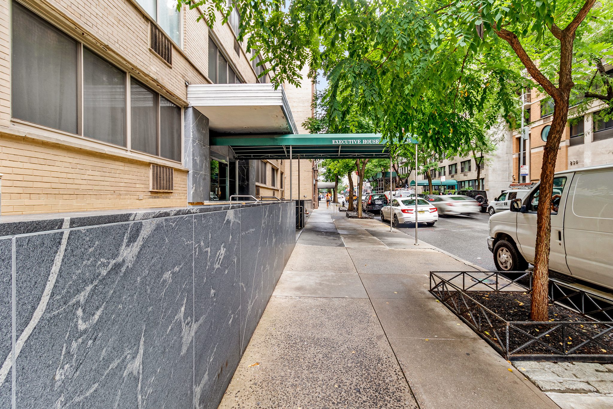 Photo 1 of 225 East 46th Street 12F, Midtown East, NYC, $475,000, Web #: 1038709502