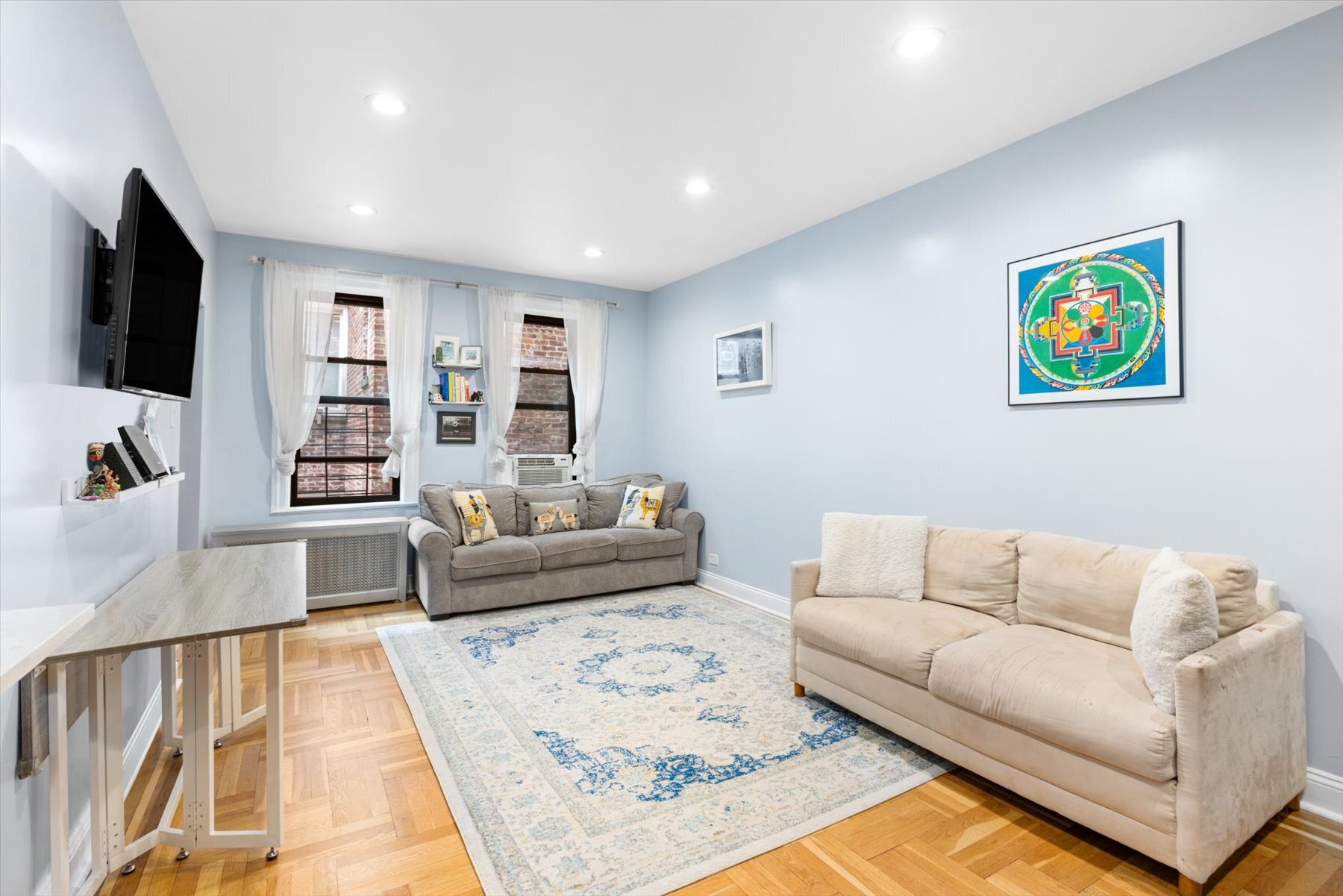 270 Seaman Avenue D6, Inwood, Upper Manhattan, NYC - 2 Bedrooms  
1 Bathrooms  
5 Rooms - 