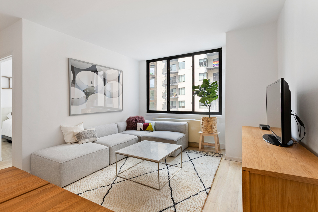 199 Bowery 4D, Lower East Side, Downtown, NYC - 2 Bedrooms  
2 Bathrooms  
4 Rooms - 