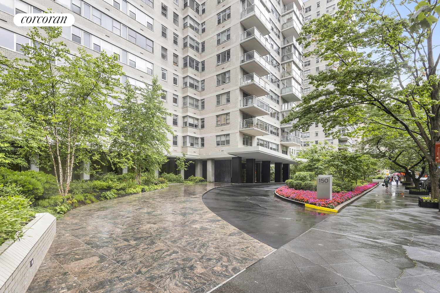 150 East 69th Street 18B, Lenox Hill, Upper East Side, NYC - 2 Bedrooms  
2 Bathrooms  
5 Rooms - 