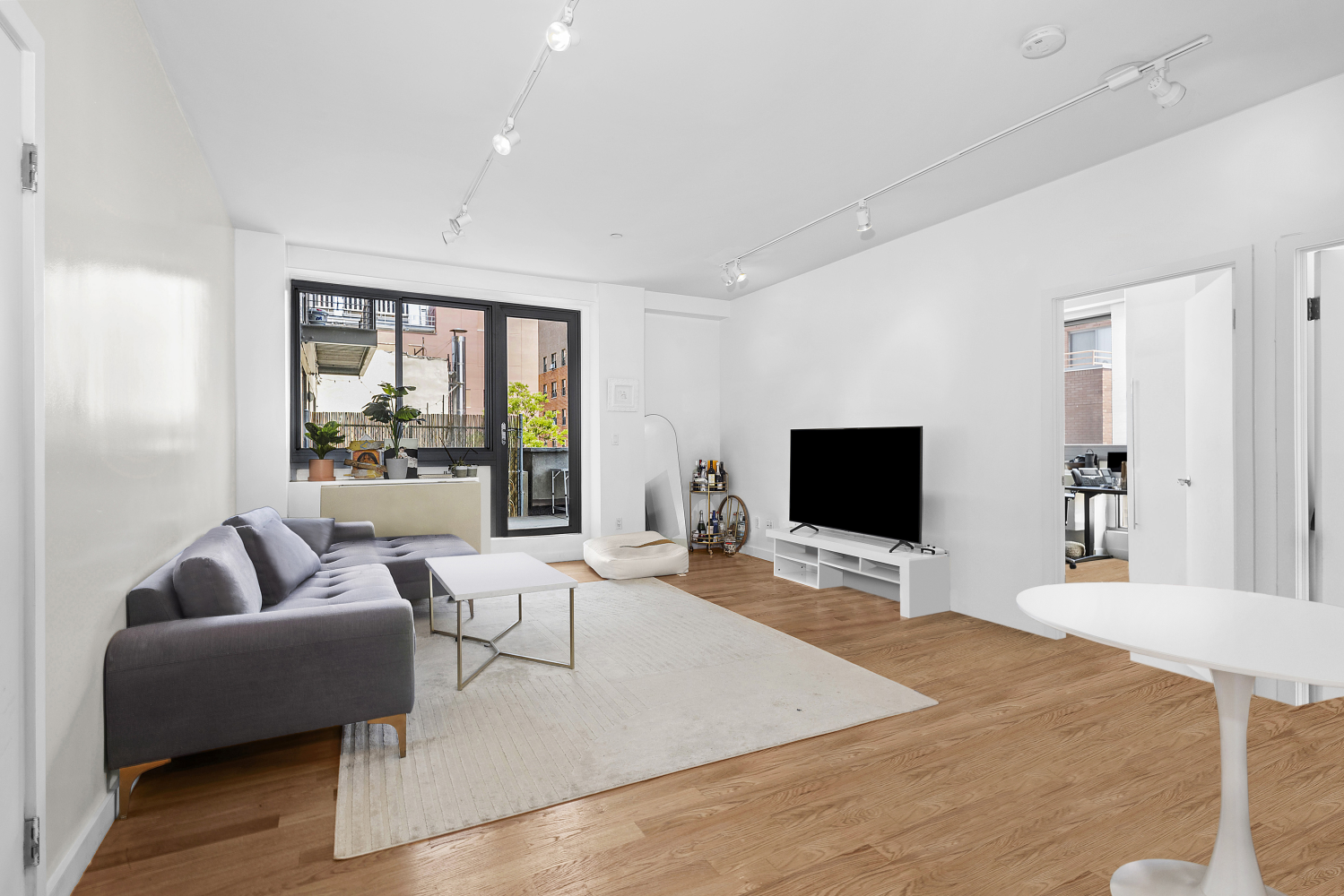 38 Delancey Street 4A, Lower East Side, Downtown, NYC - 2 Bedrooms  
1 Bathrooms  
4 Rooms - 