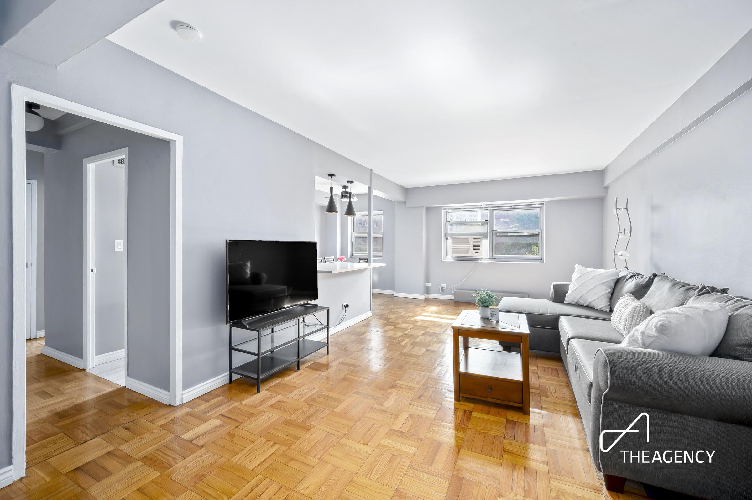 235 Adams Street 4-I, Northwest Brooklyn, Brooklyn, New York - 1 Bedrooms  
1 Bathrooms  
4 Rooms - 