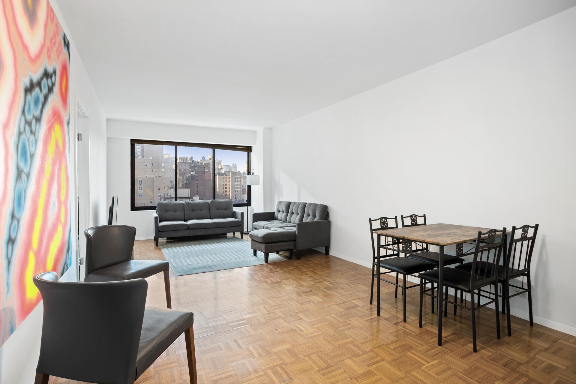 200 East 61st Street 10C, Lenox Hill, Upper East Side, NYC - 1 Bedrooms  
1 Bathrooms  
3 Rooms - 