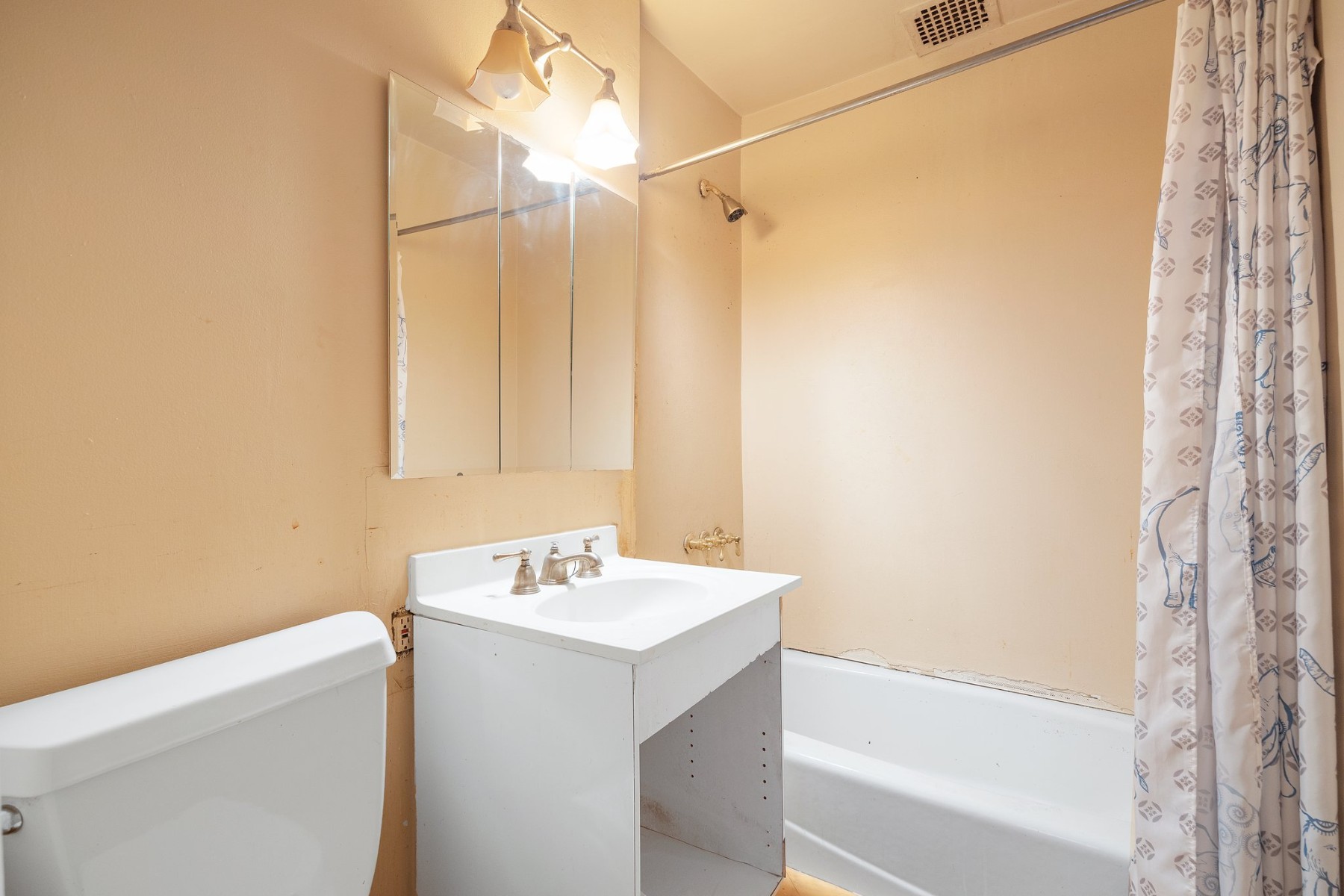 55 E 65th Street, New York, NY 10065, 1 Bedroom Bedrooms, 3 Rooms Rooms,1 BathroomBathrooms,Residential,For Sale,65th,RLMX-91738