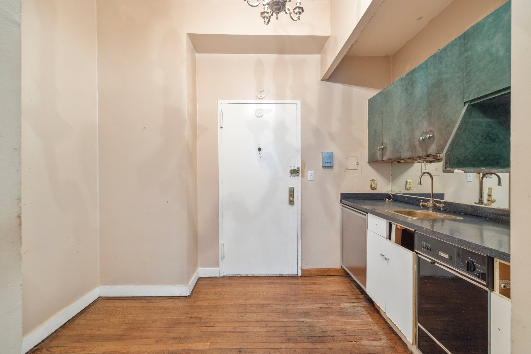 55 E 65th Street, New York, NY 10065, 1 Bedroom Bedrooms, 3 Rooms Rooms,1 BathroomBathrooms,Residential,For Sale,65th,RLMX-91738