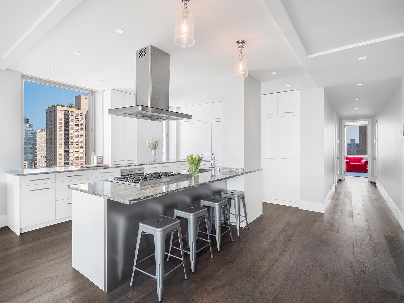 524 East 72nd Street 30Cde, Lenox Hill, Upper East Side, NYC - 3 Bedrooms  
4 Bathrooms  
8 Rooms - 