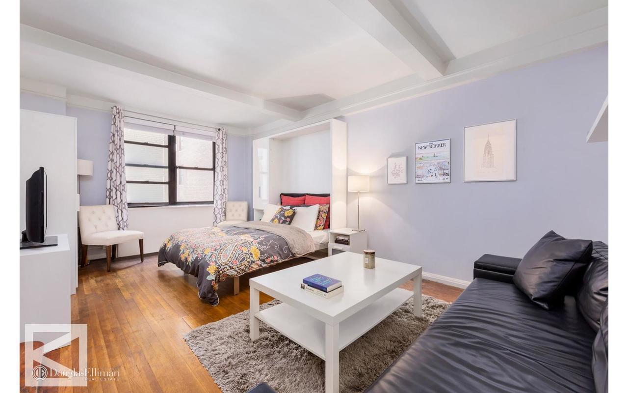Photo 1 of 200 West 20th Street 901, Chelsea, NYC, $450,000, Web #: 1041566381