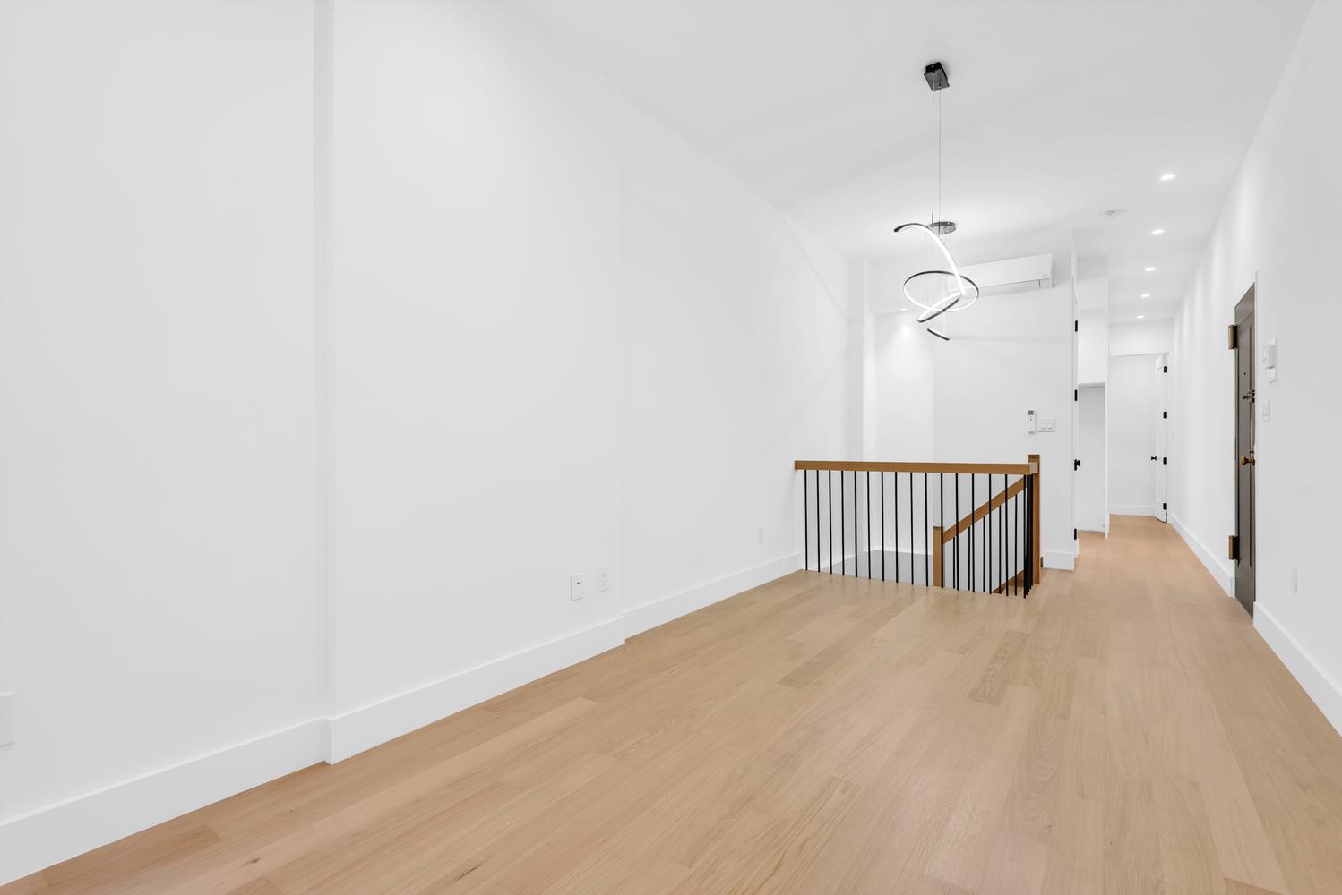 425 West 24th Street 1-C, Chelsea, Downtown, NYC - 2 Bedrooms  
2 Bathrooms  
5 Rooms - 