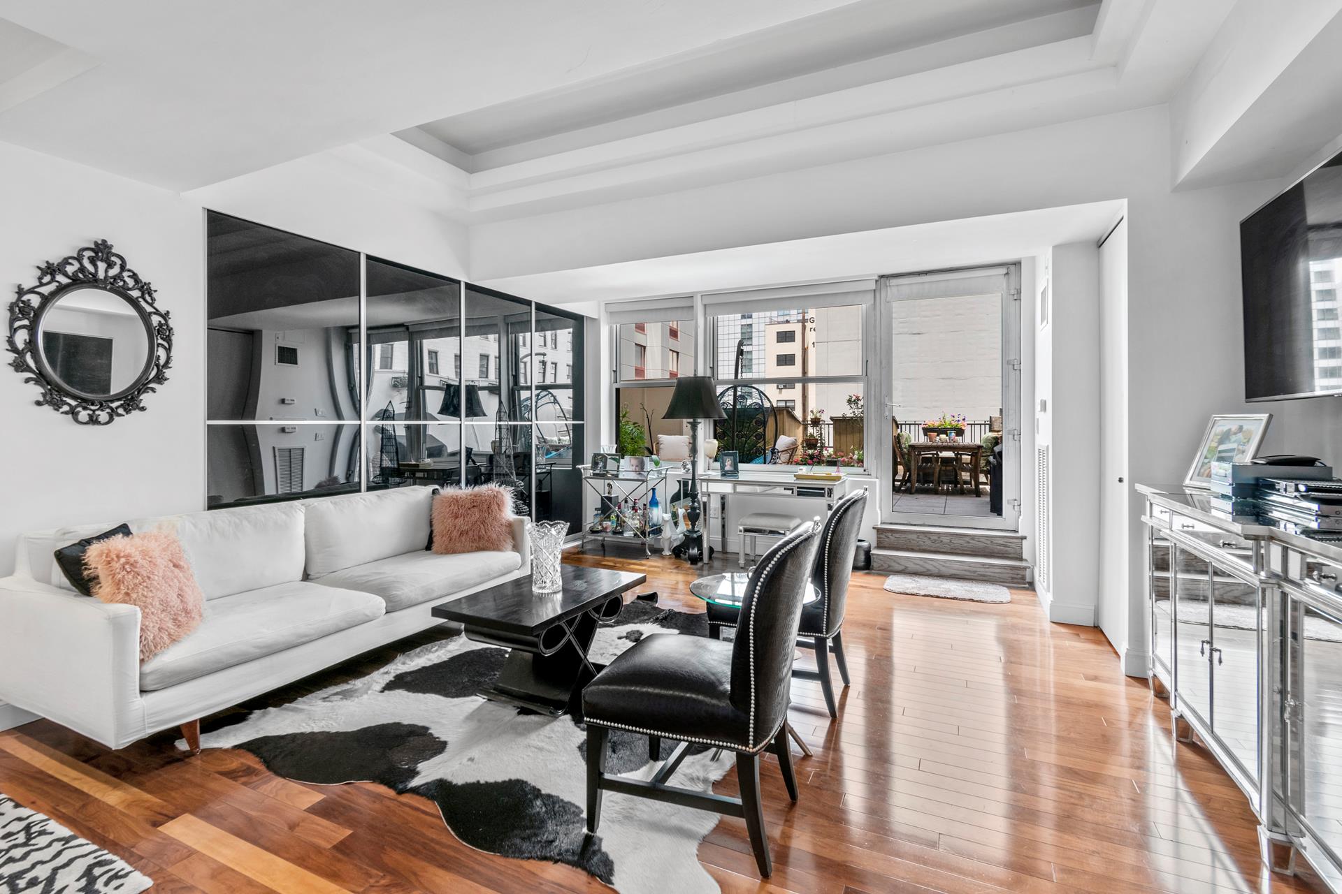 88 Greenwich Street 1110, Financial District, Downtown, NYC - 1 Bedrooms  
1 Bathrooms  
3 Rooms - 