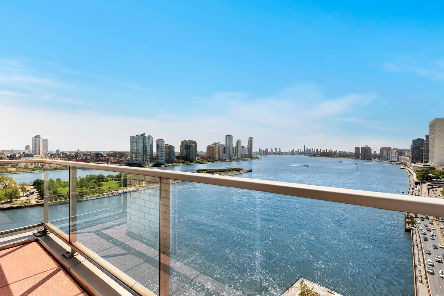 45 Sutton Place 20L, Sutton, Midtown East, NYC - 2 Bedrooms  
2 Bathrooms  
5 Rooms - 