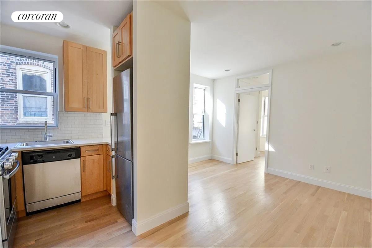 3157 Broadway 19, Morningside Heights, Upper Manhattan, NYC - 2 Bedrooms  
1 Bathrooms  
4 Rooms - 