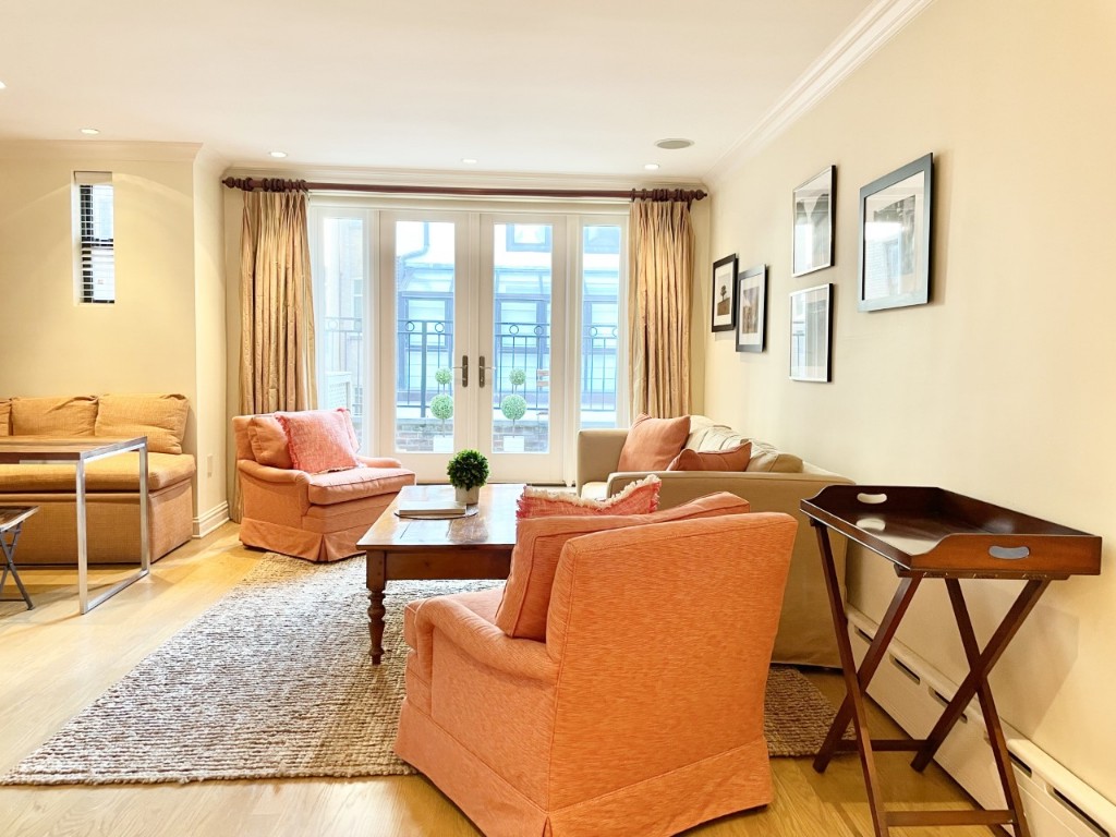 16 East 80th Street 5D, Upper East Side, Upper East Side, NYC - 1 Bedrooms  
1 Bathrooms  
3 Rooms - 