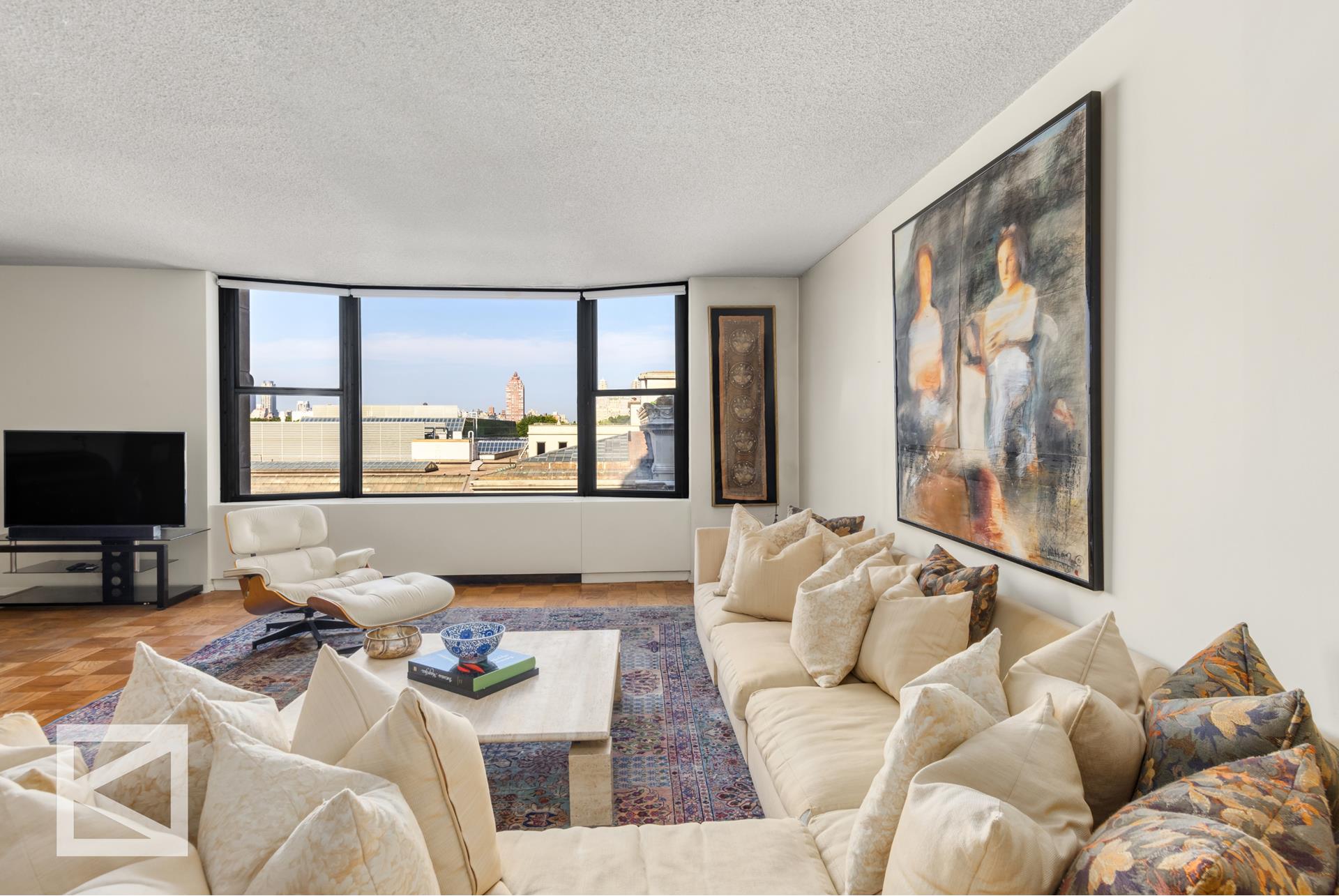 1001 5th Avenue 10C, Upper East Side, Upper East Side, NYC - 2 Bedrooms  
2.5 Bathrooms  
5 Rooms - 