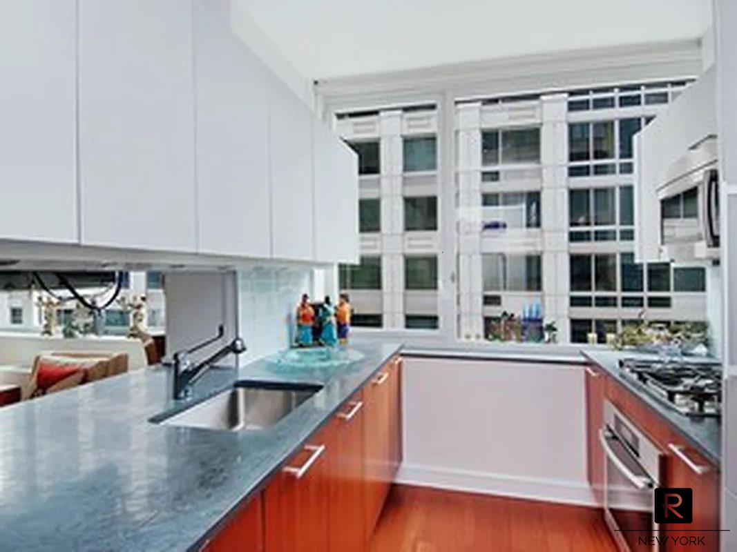 100 Riverside Boulevard 6-C, Lincoln Square, Upper West Side, NYC - 2 Bedrooms  
2 Bathrooms  
5 Rooms - 