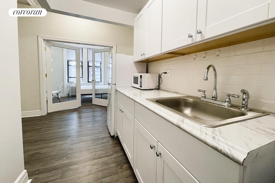 2841 Broadway 11L1, Morningside Heights, Upper Manhattan, NYC - 2 Bedrooms  
1 Bathrooms  
3 Rooms - 