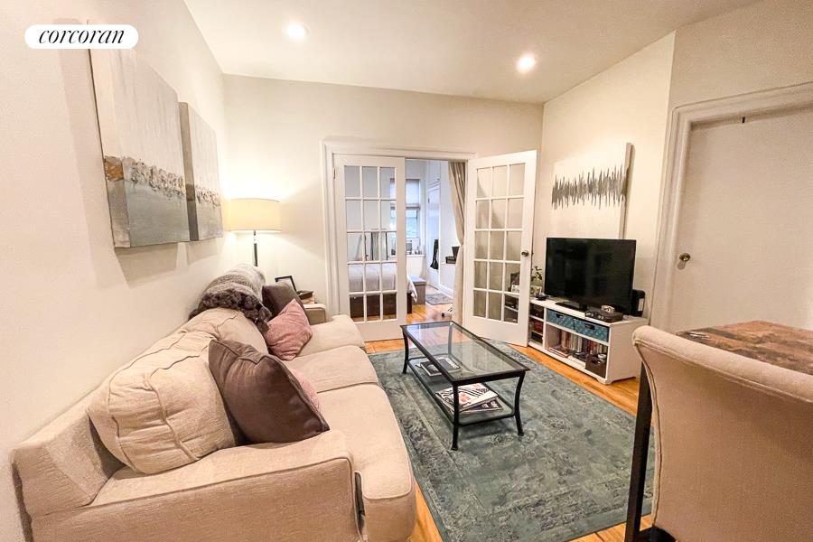 Photo 1 of 3157 Broadway 10, Morningside Heights, NYC, $3,295, Web #: 1045297298