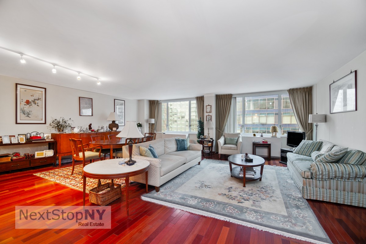 Photo 1 of 245 East 54th Street 20Mn, Midtown East, NYC, $1,295,000, Web #: 1045467557