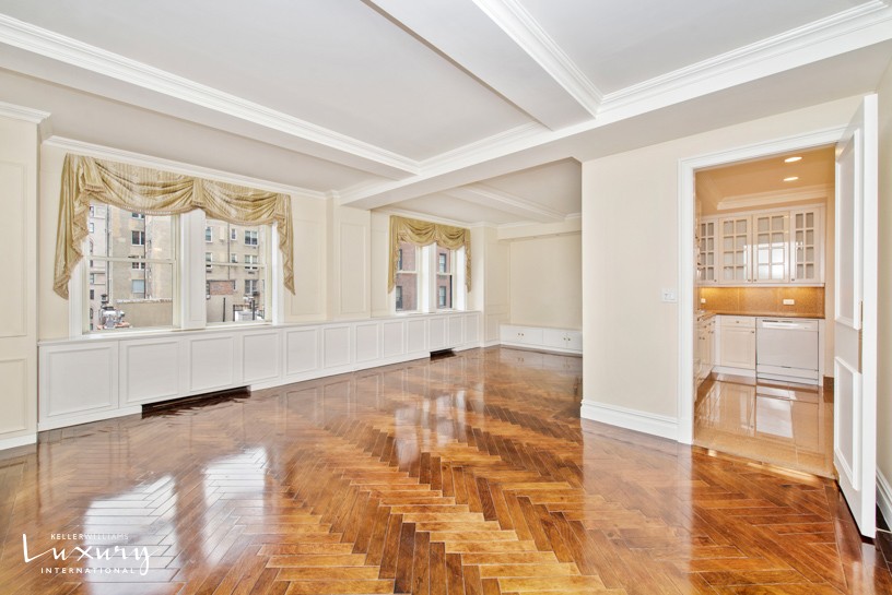 610 Park Avenue 10F, Lenox Hill, Upper East Side, NYC - 2 Bedrooms  
3 Bathrooms  
5 Rooms - 