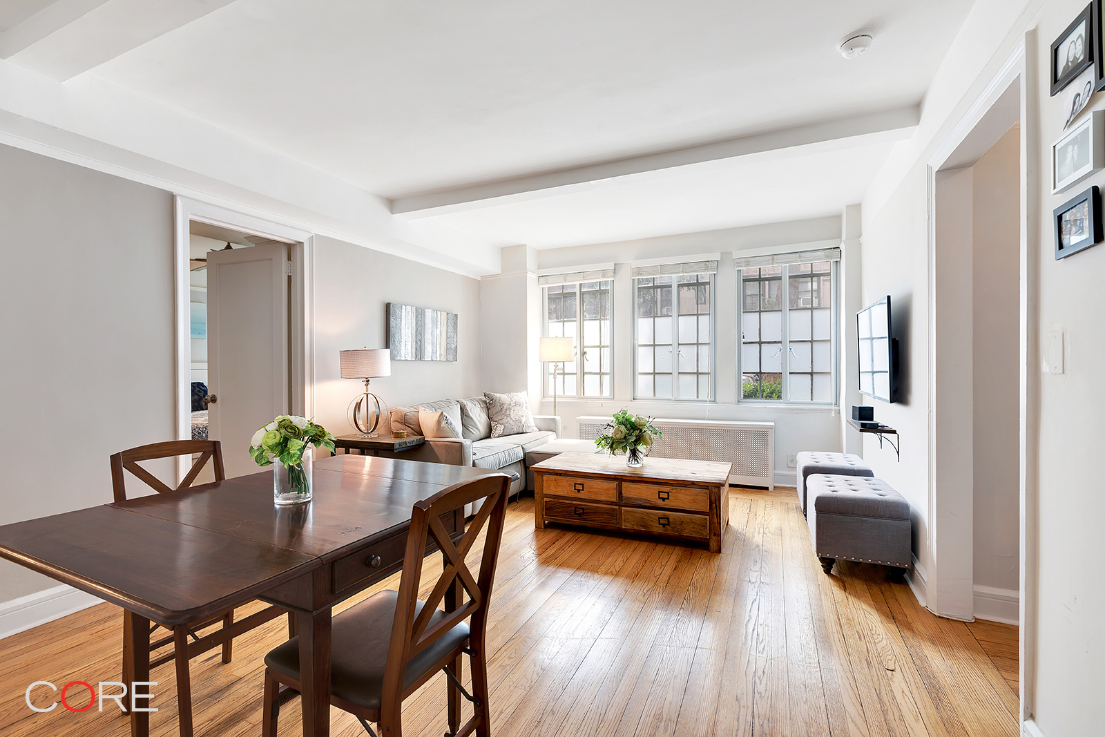 321 East 43rd Street 109, Turtle Bay, Midtown East, NYC - 2 Bedrooms  
2 Bathrooms  
4 Rooms - 