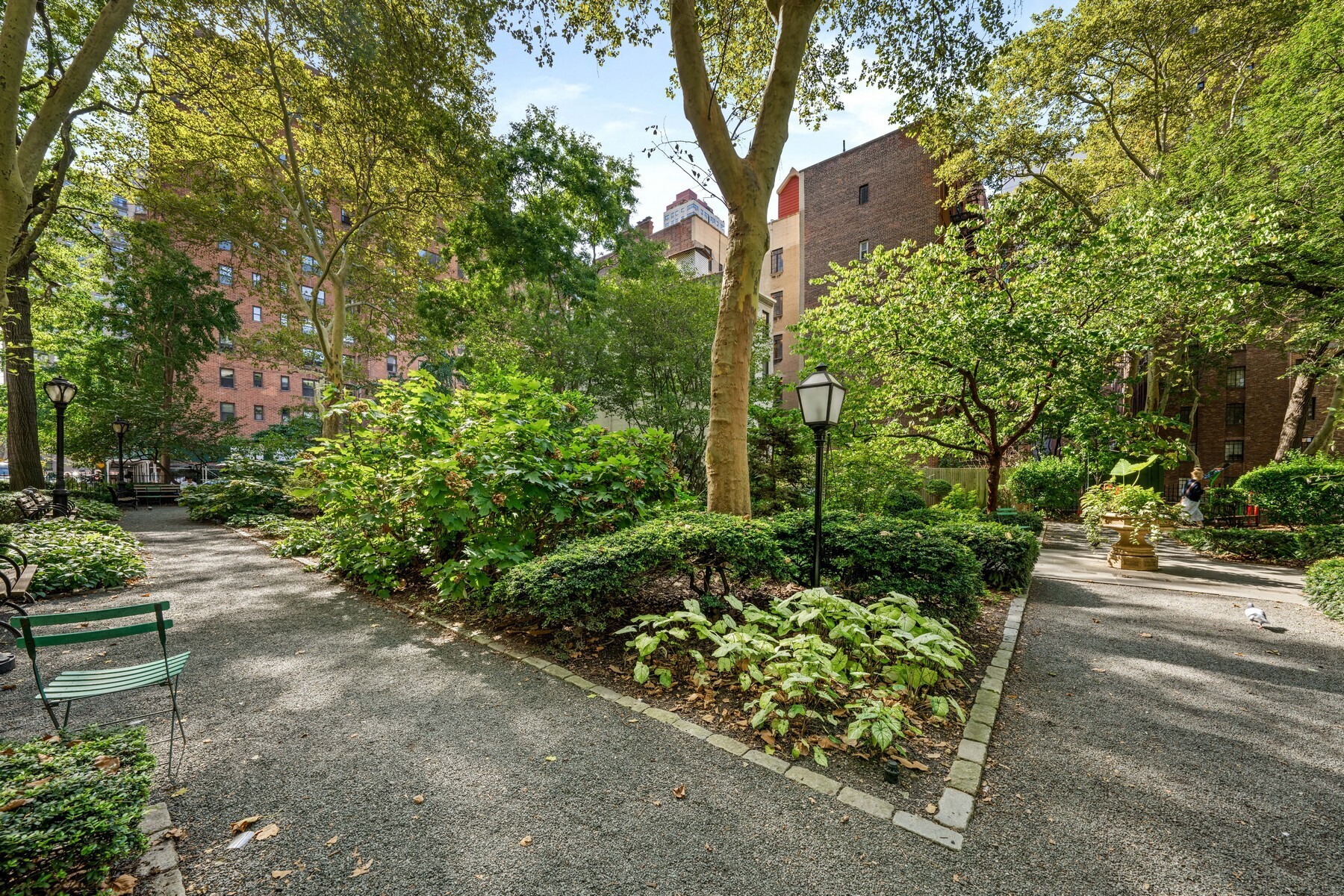 25 Tudor City Place, New York, NY 10017, 2 Rooms Rooms,1 BathroomBathrooms,Residential,For Sale,Tudor Tower,Tudor City,PRCH-7717646