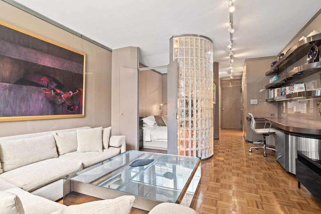 117 East 57th Street 23C, Midtown Central, Midtown East, NYC - 1 Bathrooms  
2 Rooms - 