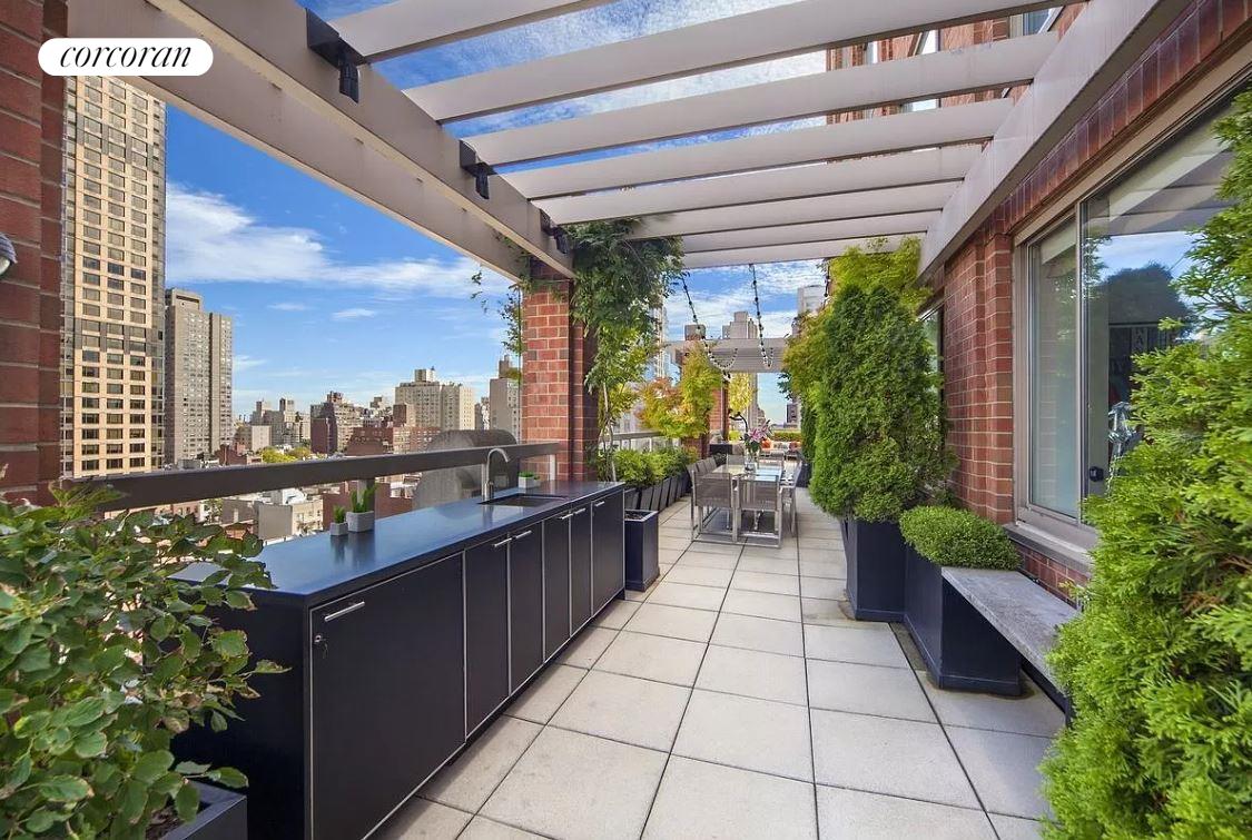 350 East 82nd Street 14Ab, Yorkville, Upper East Side, NYC - 4 Bedrooms  
3.5 Bathrooms  
6 Rooms - 