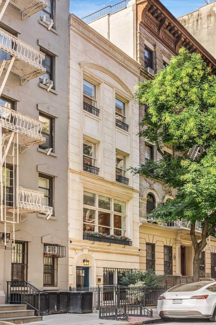 164 East 91st Street, Carnegie Hill, Upper East Side, NYC - 4 Bedrooms  
5 Bathrooms  
6 Rooms - 