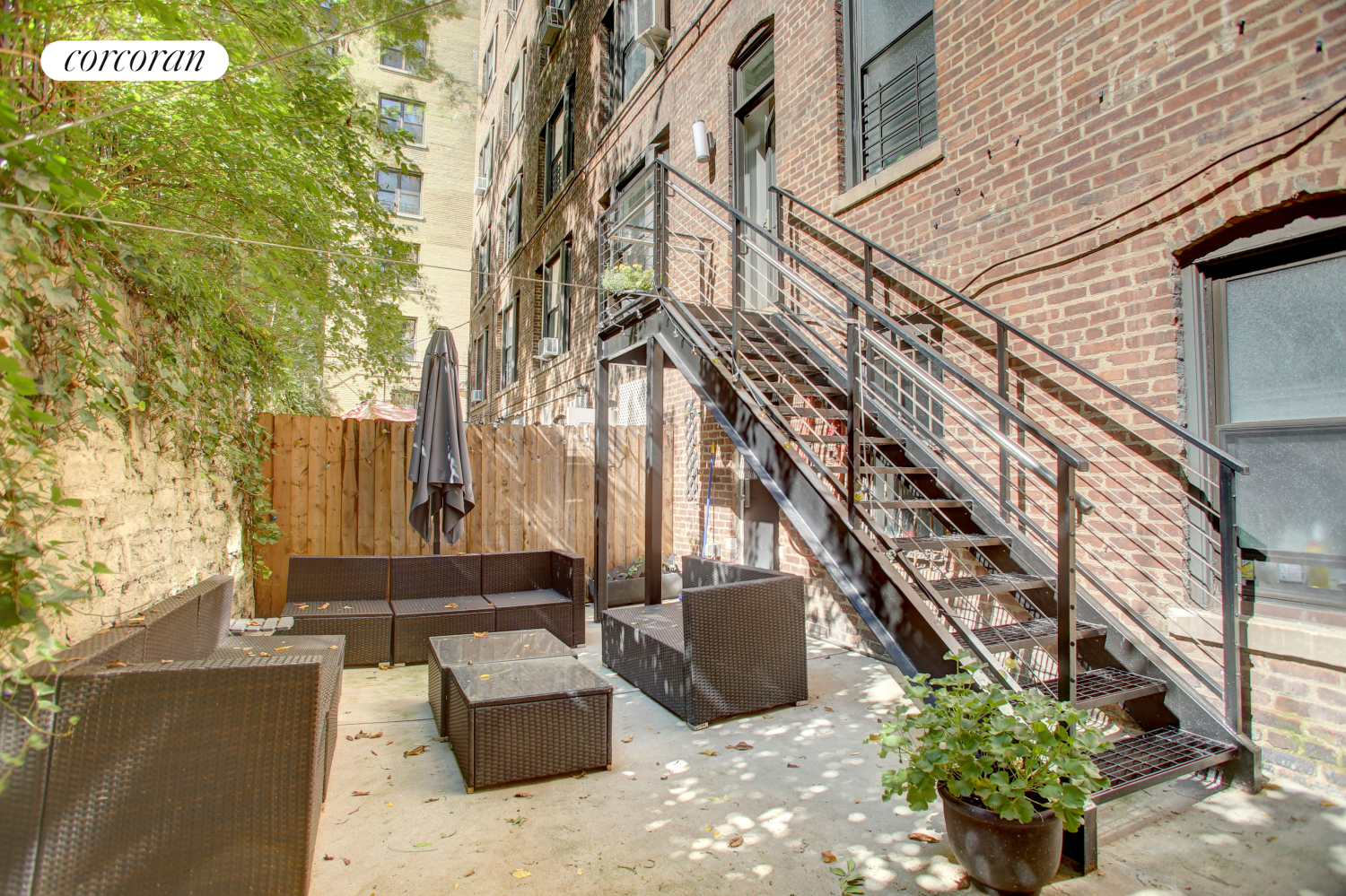 250 West 104th Street G4, Upper West Side, Upper West Side, NYC - 3 Bedrooms  
2 Bathrooms  
5 Rooms - 