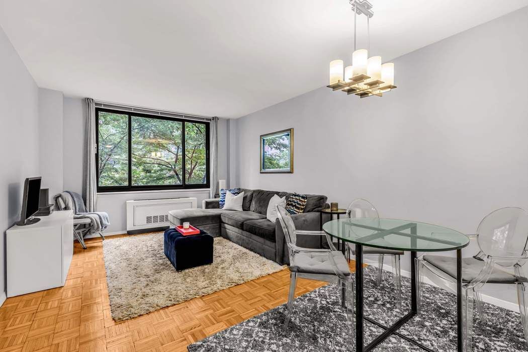 300 Albany Street 3K, Battery Park City, Downtown, NYC - 1 Bedrooms  
1 Bathrooms  
3 Rooms - 
